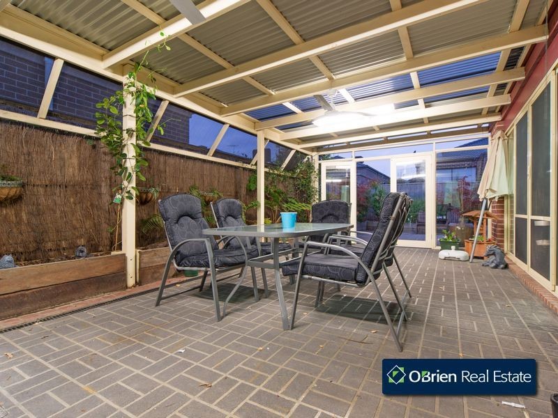 16 Leisurewood Drive, Berwick VIC 3806