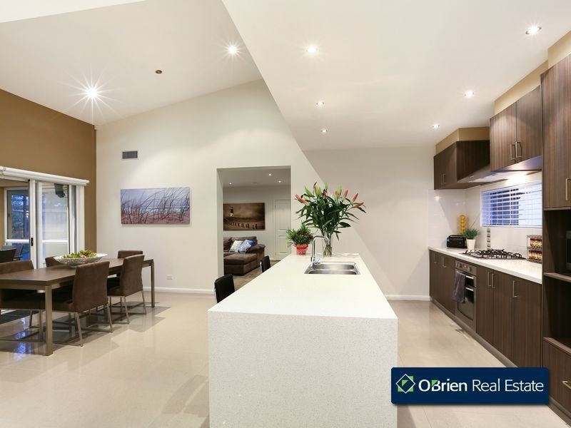 21 Misty Close, Berwick VIC 3806