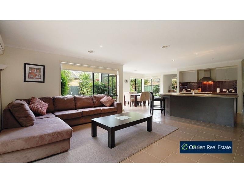 4 Clocktower Court, Berwick VIC 3806