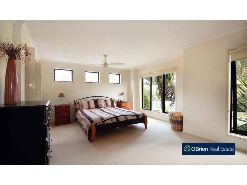 4 Clocktower Court, Berwick VIC 3806