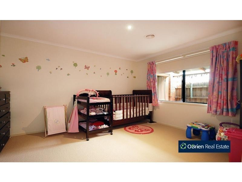 4 Clocktower Court, Berwick VIC 3806