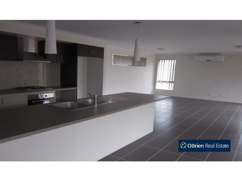 7 Kayanite Way, Officer VIC 3809