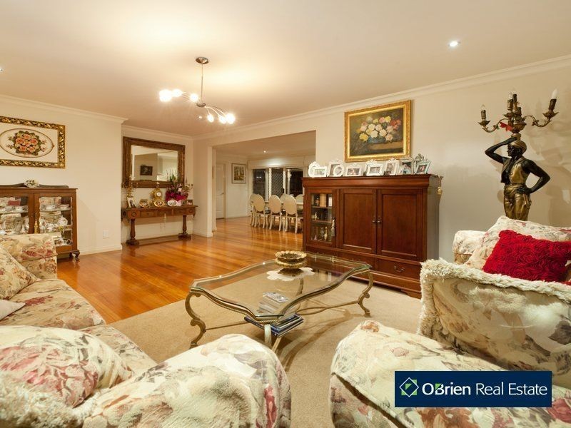 12 Shute Avenue, Berwick VIC 3806