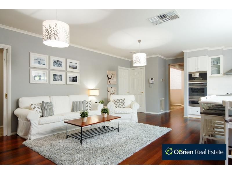 6 Burgundy Way, Narre Warren South VIC 3805