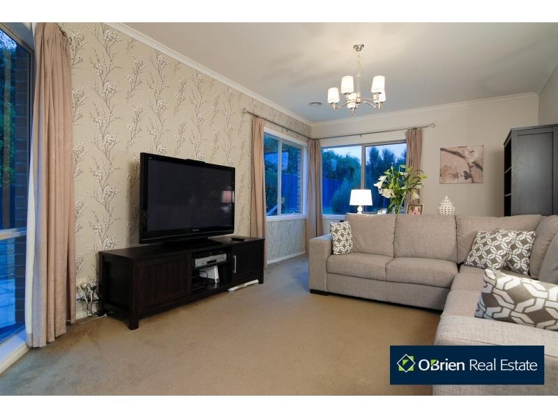 6 Burgundy Way, Narre Warren South VIC 3805