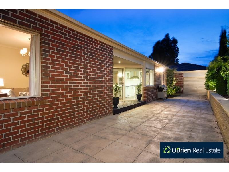 6 Burgundy Way, Narre Warren South VIC 3805