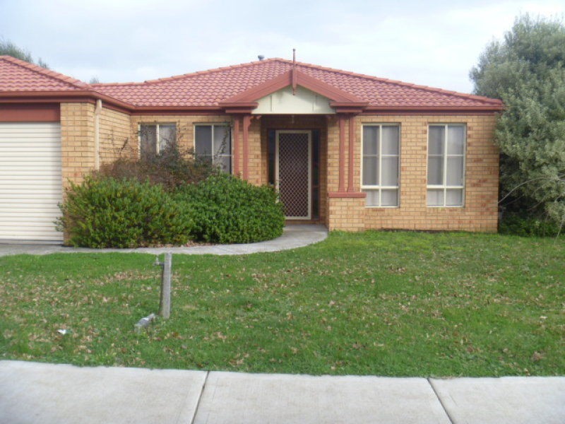 55 Streeton Way, Berwick VIC 3806