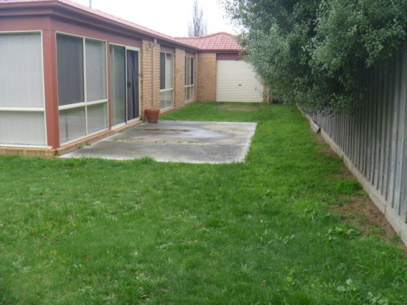 55 Streeton Way, Berwick VIC 3806