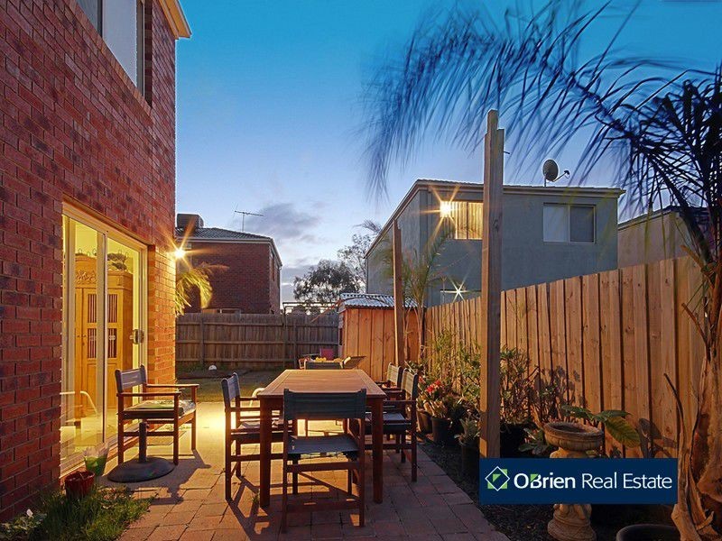 93 Sweeney Drive, Narre Warren VIC 3805