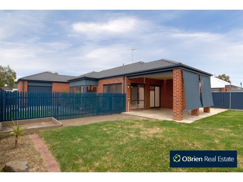 30 Stringy Bark Circuit, Pakenham VIC 3810