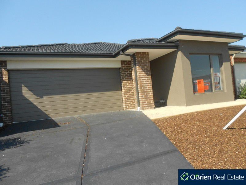 97 Sabel Drive, Cranbourne North VIC 3977