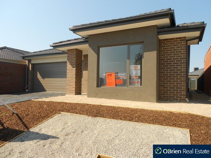 97 Sabel Drive, Cranbourne North VIC 3977