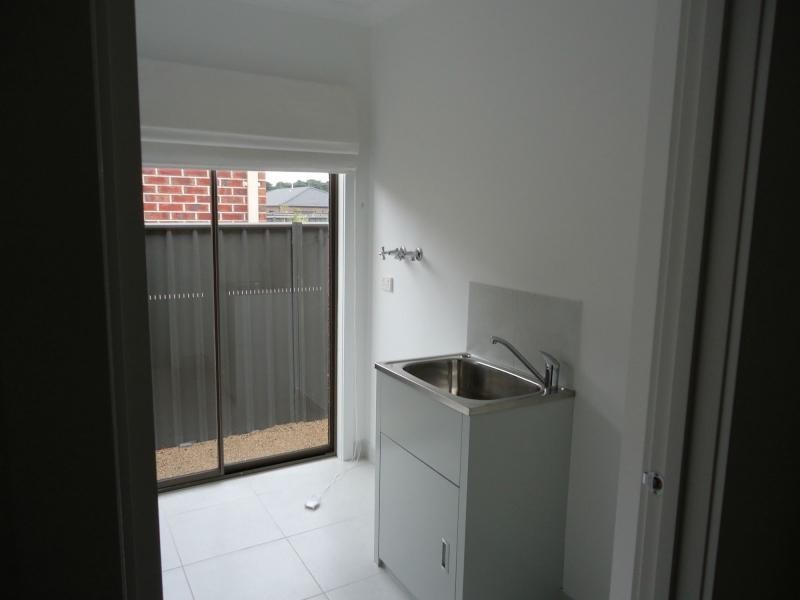 97 Sabel Drive, Cranbourne North VIC 3977