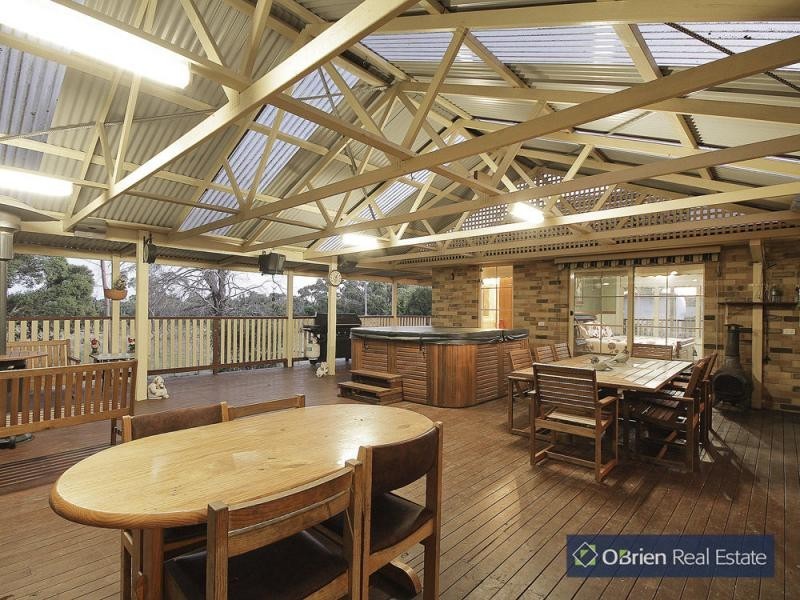 37 Homewood Road, Cranbourne South VIC 3977