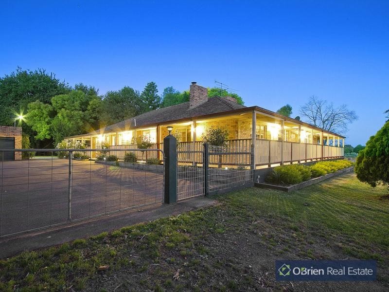 37 Homewood Road, Cranbourne South VIC 3977