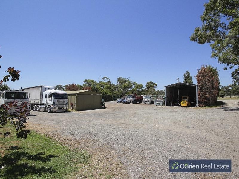 37 Homewood Road, Cranbourne South VIC 3977