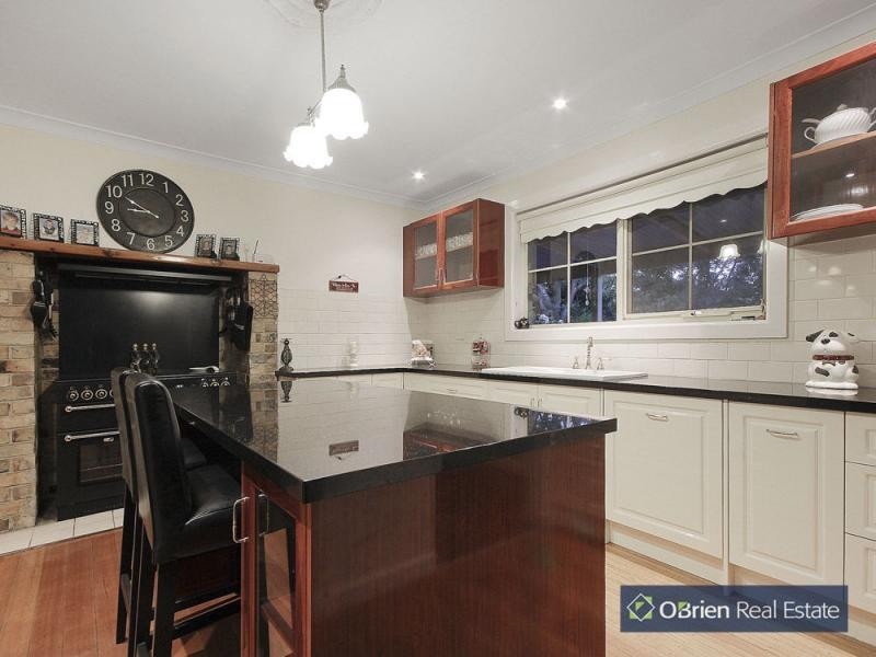 37 Homewood Road, Cranbourne South VIC 3977