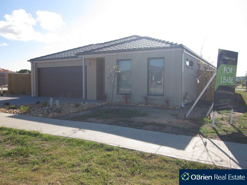 8 Heathfield Lane, Officer VIC 3809