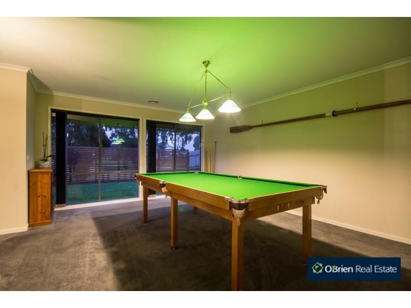 16 Gracehill Mews, Cranbourne VIC 3977