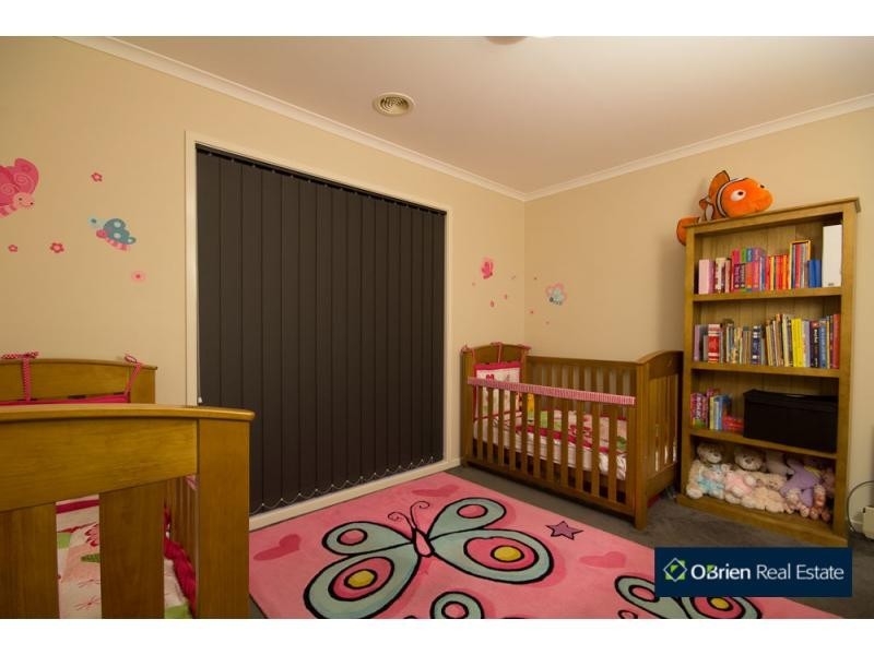 16 Gracehill Mews, Cranbourne VIC 3977