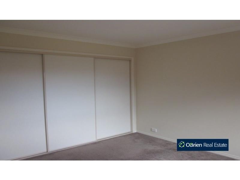 6 Tournament Close, Cranbourne North VIC 3977