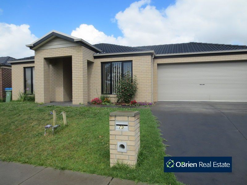 79 Broad Oak Drive, Cranbourne East VIC 3977