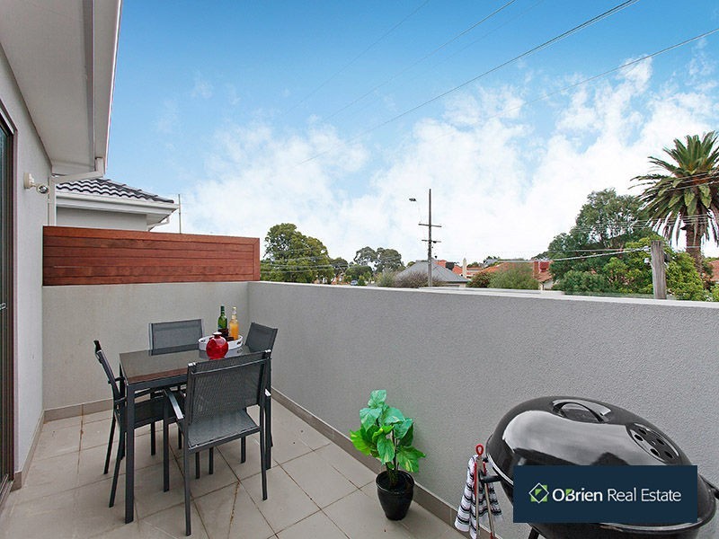 2/172-174 Warrigal Road, Mentone VIC 3194