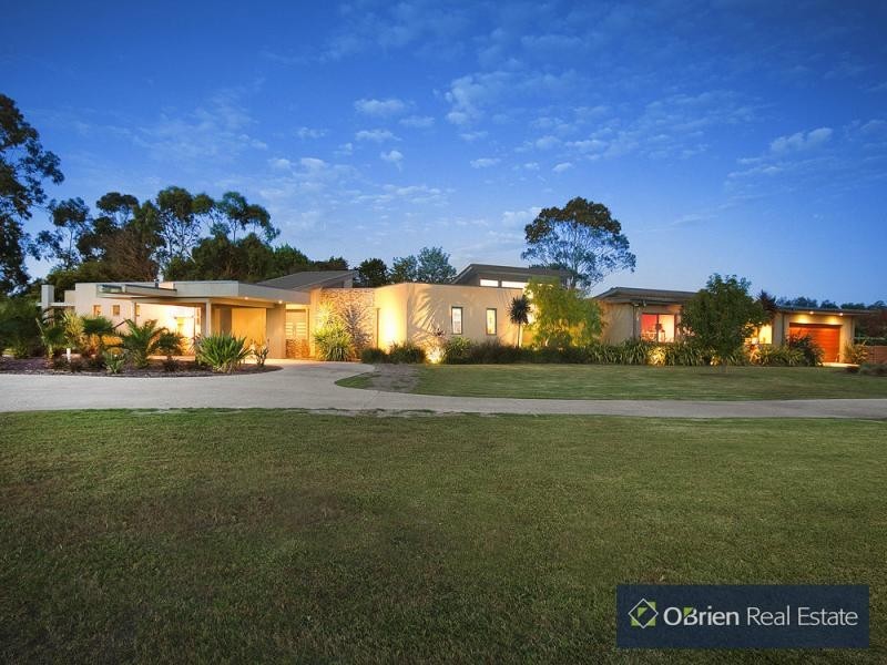 10-12 Lakes Boulevard, Pearcedale VIC 3912