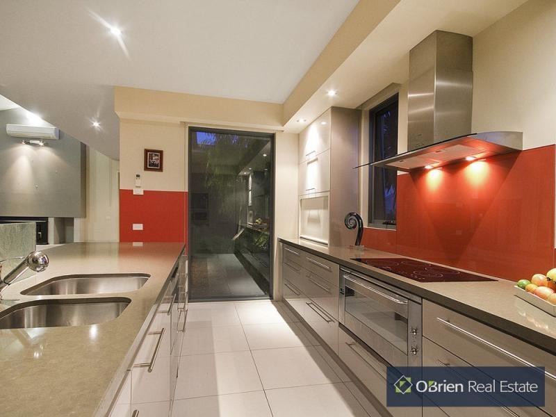 10-12 Lakes Boulevard, Pearcedale VIC 3912