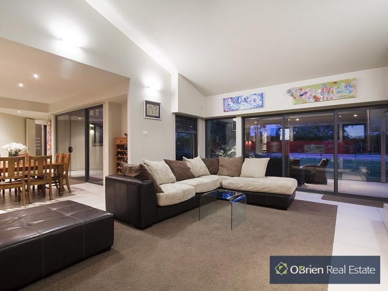 10-12 Lakes Boulevard, Pearcedale VIC 3912