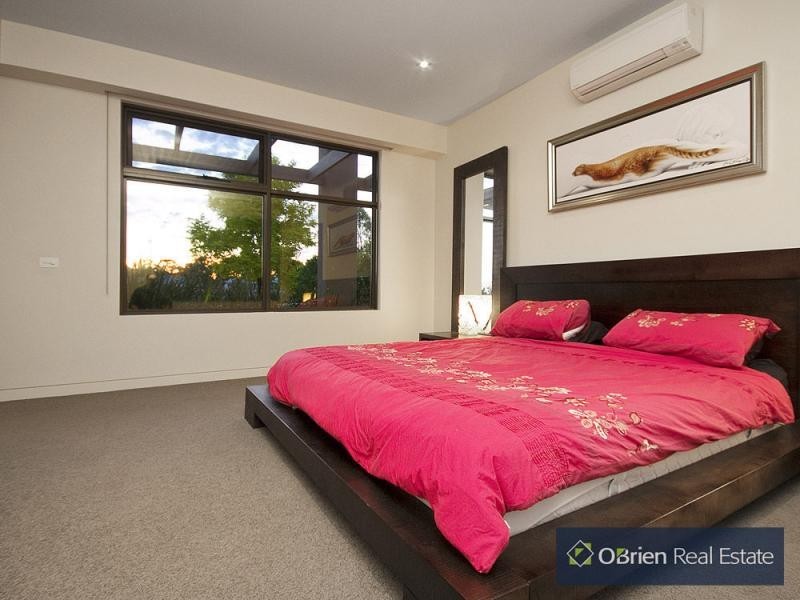 10-12 Lakes Boulevard, Pearcedale VIC 3912
