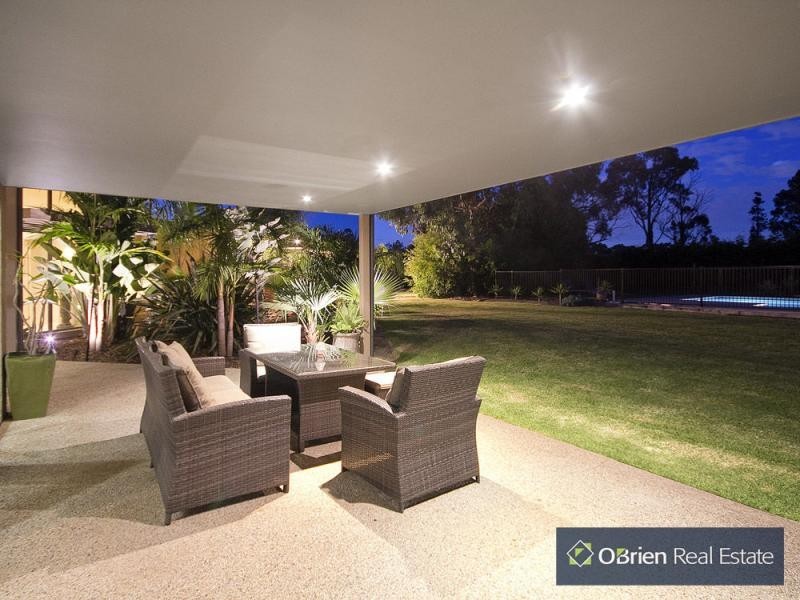 10-12 Lakes Boulevard, Pearcedale VIC 3912
