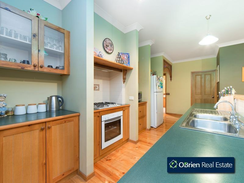 37 Allardice Parade, Berwick VIC 3806