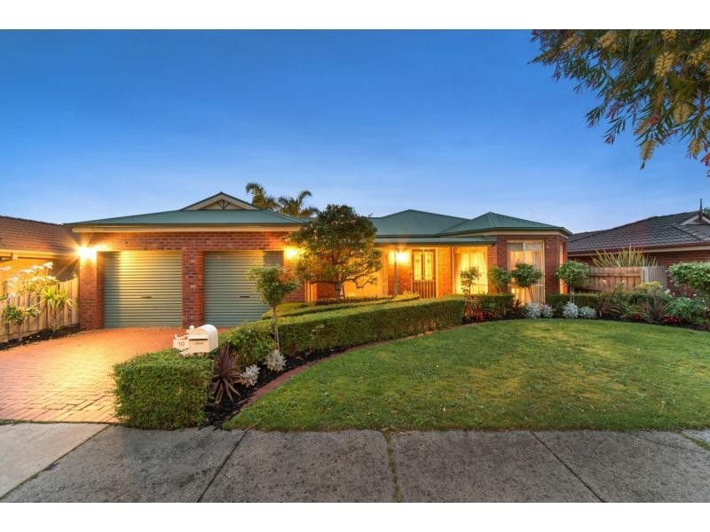 10 Kirkham Court, Berwick VIC 3806