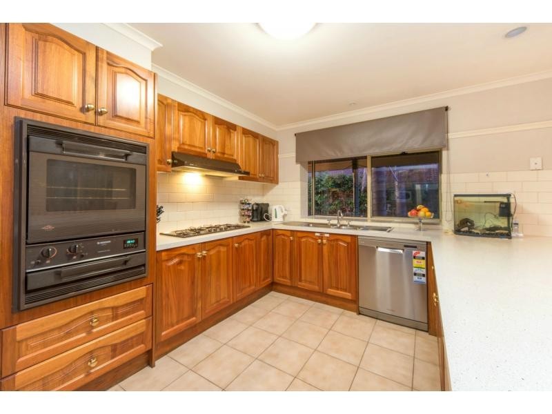 10 Kirkham Court, Berwick VIC 3806