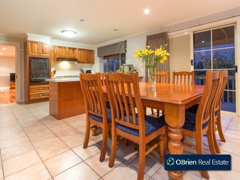 10 Kirkham Court, Berwick VIC 3806