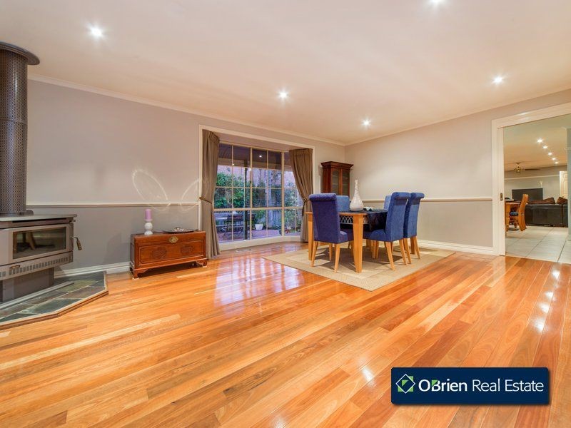 10 Kirkham Court, Berwick VIC 3806