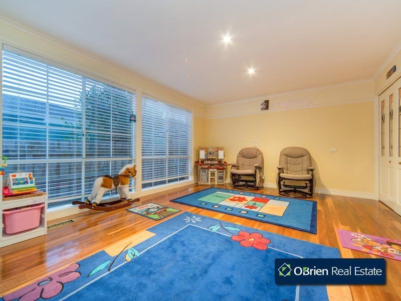 10 Kirkham Court, Berwick VIC 3806