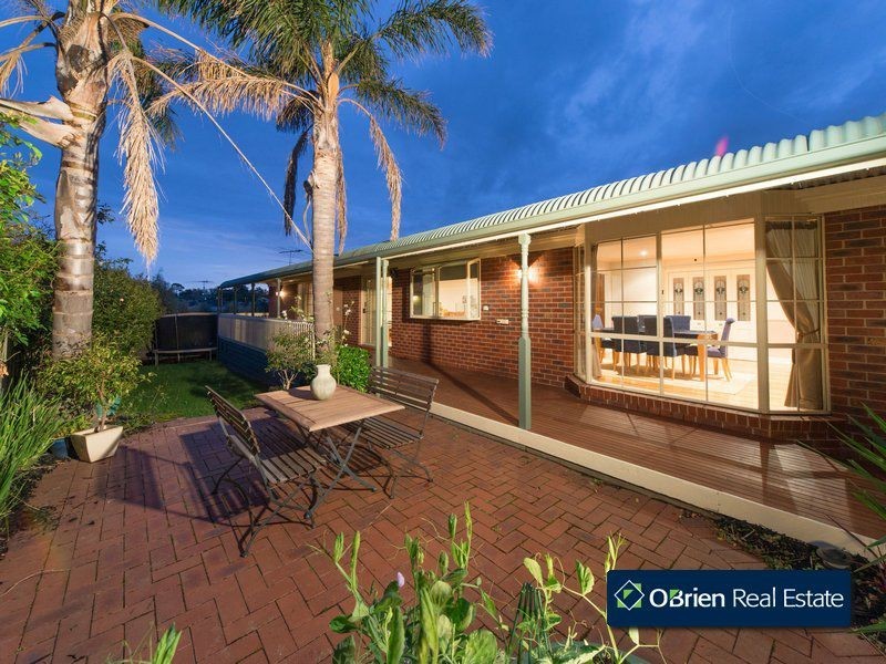 10 Kirkham Court, Berwick VIC 3806