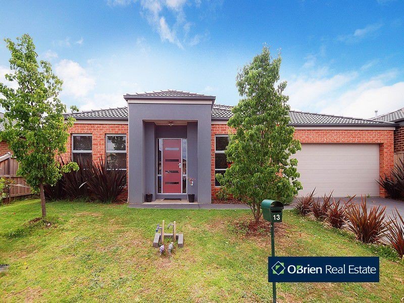 13 Flash Dan Drive, Cranbourne East VIC 3977