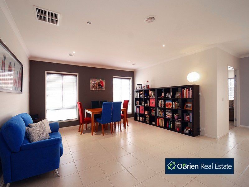 13 Flash Dan Drive, Cranbourne East VIC 3977