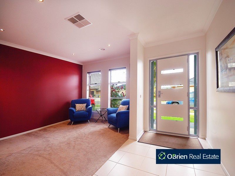 13 Flash Dan Drive, Cranbourne East VIC 3977