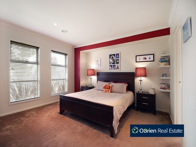 13 Flash Dan Drive, Cranbourne East VIC 3977