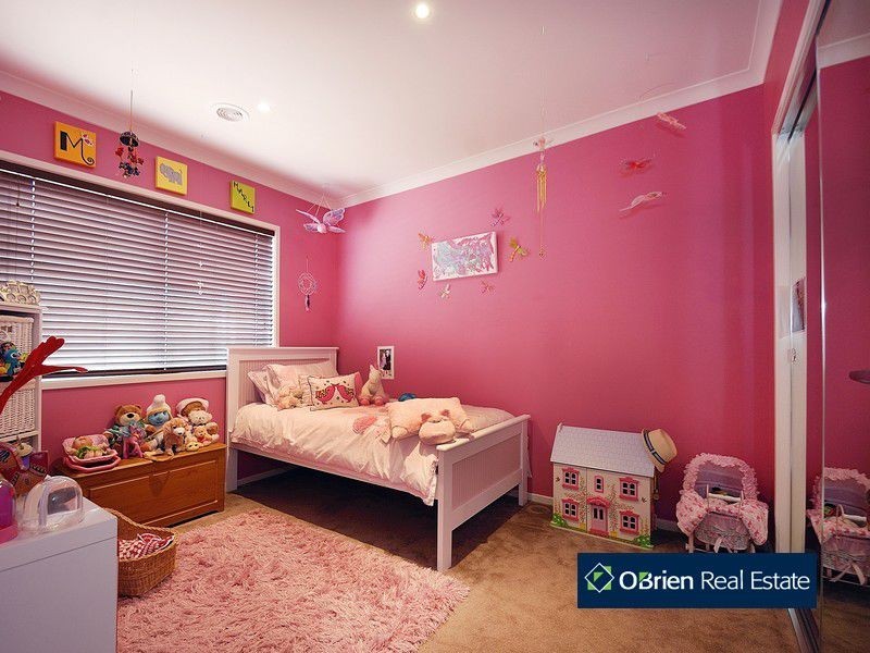 13 Flash Dan Drive, Cranbourne East VIC 3977