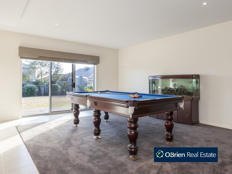 35 Bernly Boulevard, Berwick VIC 3806