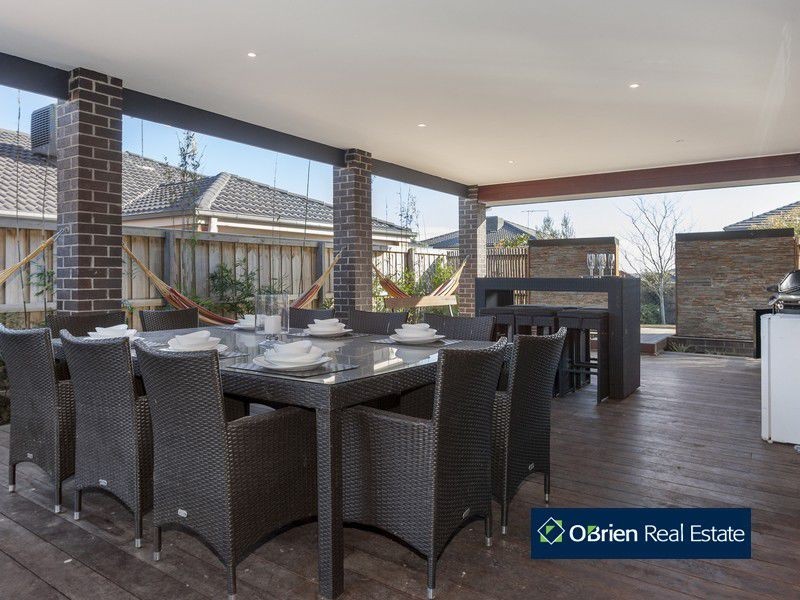 35 Bernly Boulevard, Berwick VIC 3806