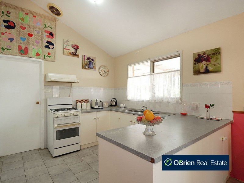 13 Joyce Street, Cranbourne West VIC 3977