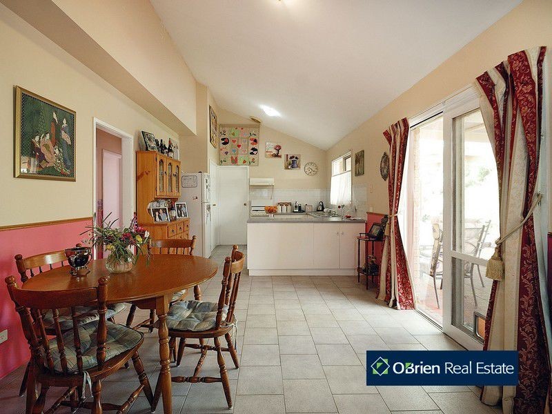 13 Joyce Street, Cranbourne West VIC 3977