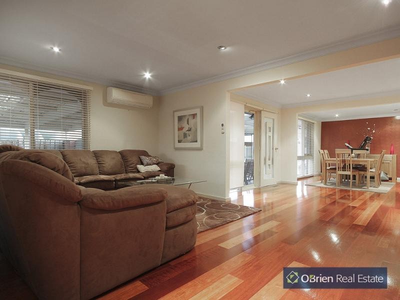 13 Frances Court, Cranbourne VIC 3977