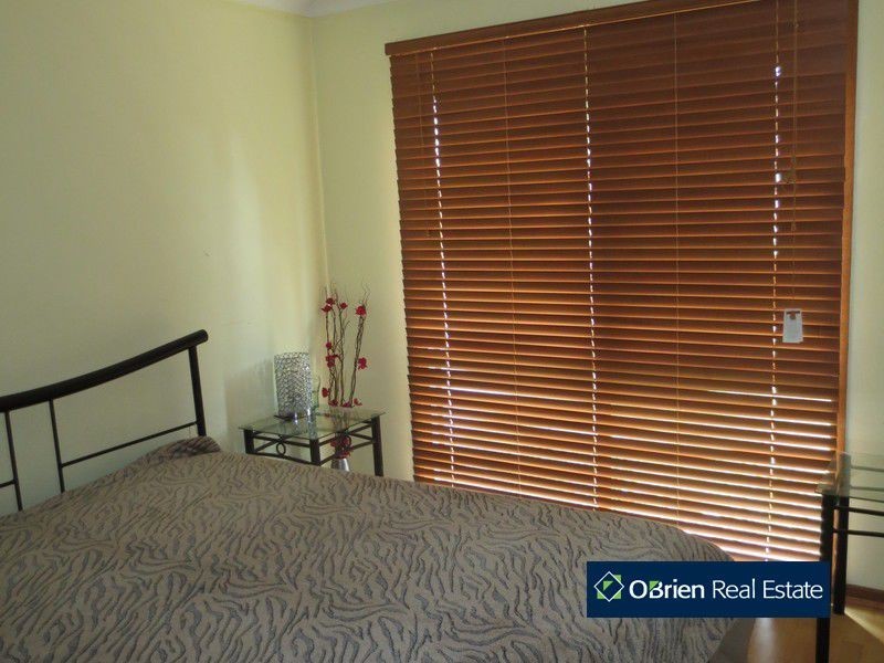 20 Hazelwood Avenue, Cranbourne North VIC 3977